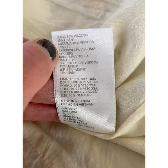 Urban Outfitters Bettie XS Cream Black Daisy Twist V-Neck Mini Dress - Picture 9 of 9